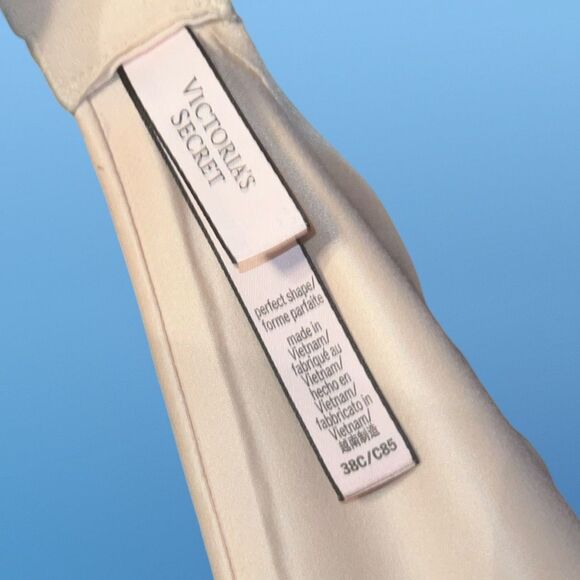 Victoria’s Secret Perfect Fit Wireless Tan Bra Size 38C - Picture 3 of 6